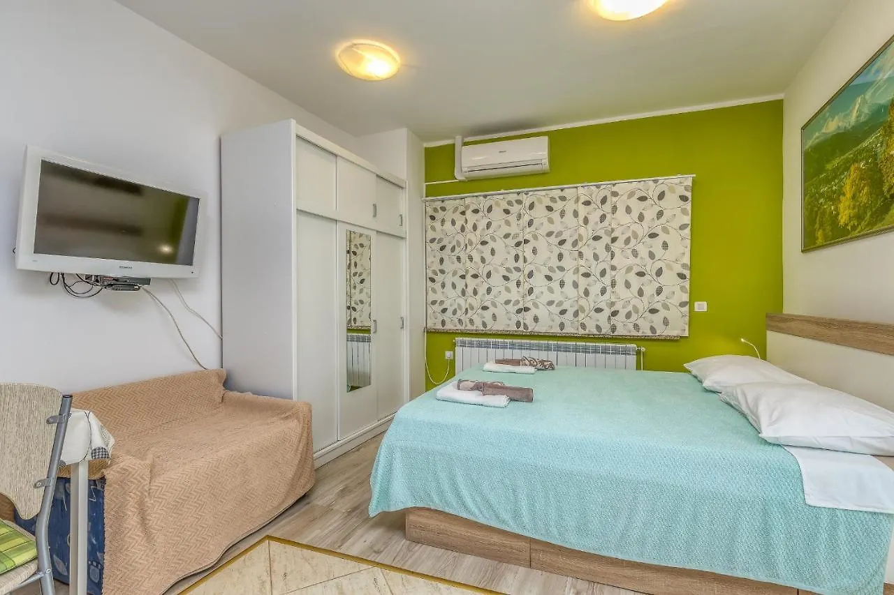 Apartment Studio Gordana With Terrace Funtana Croatia