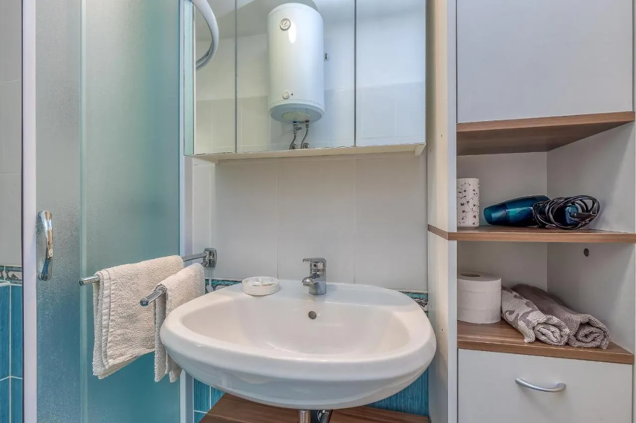 Apartment Studio Gordana With Terrace Funtana