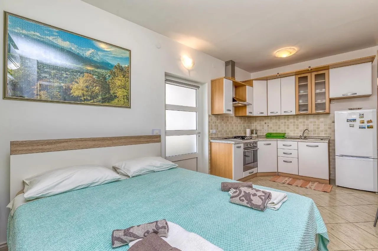 Studio Gordana With Terrace Funtana Croatia